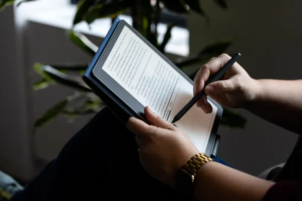 Birinci nəsil "Kindle Scribe" yenilənmiş versiyada 150 dollara təklif olunur