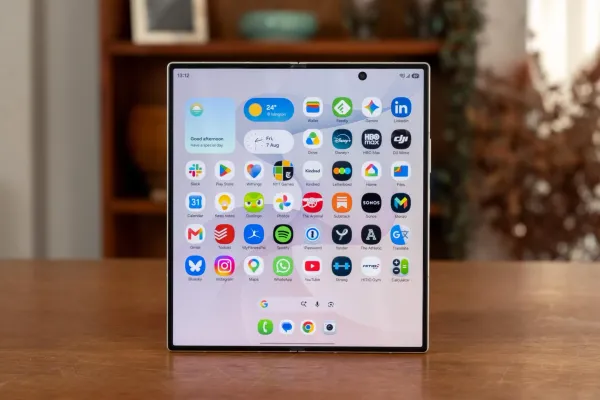 Samsung Galaxy Z Fold 8 Ultra: Əvvəlkindən daha güclü və funksional