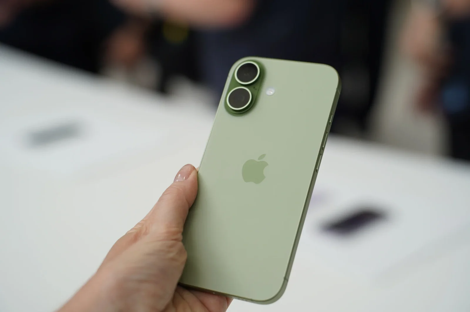 Apple “iPhone 18” seriyasının buraxılışını iki mərhələyə bölür