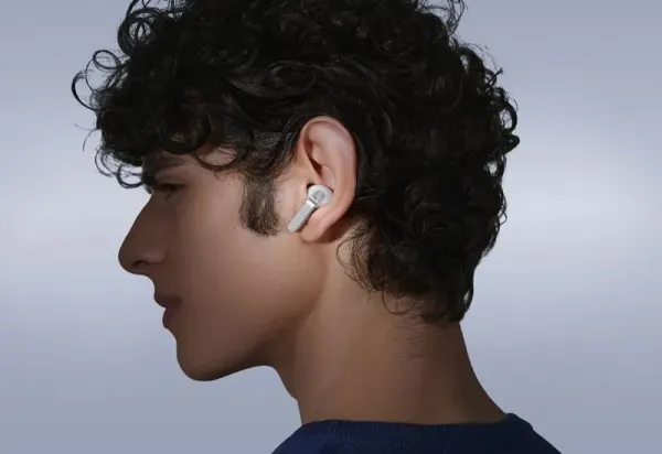Samsung-un "Galaxy Buds" qulaqlıqları rəsmi olaraq eşitmə aparatı funksiyasını qazandı