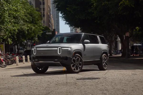 Rivian R1S avtomobilləri üçün yeni oturacaq konfiqurasiyası təqdim edilir