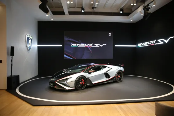 Lamborghini öz flaqmanı Revuelto-nu yeni SV versiyası ilə gücləndirdi