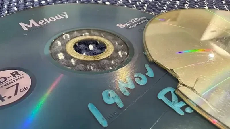 CD və DVD kolleksiyalarını məhv edən sirli epidemiya: Disklər niyə çatlayır?