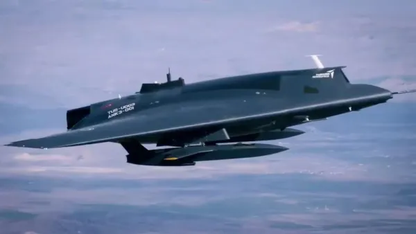 Türkiyənin "ANKA III" zərbə PUA-sı iki "SÜPER ŞİMŞEK" reaktiv dronu ilə havaya qalxıb