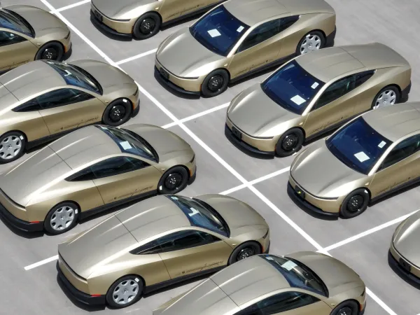 Tesla "Cybercab" təqdimatı yaxınlaşır: Sürücüsüz avtomobilləri nə gözləyir?