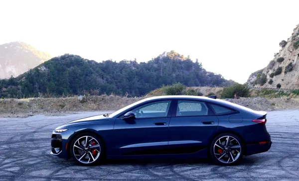 Audi S6 Sportback E-tron: Sedanların hələ də aktual olduğunu sübut edən elektrikli model