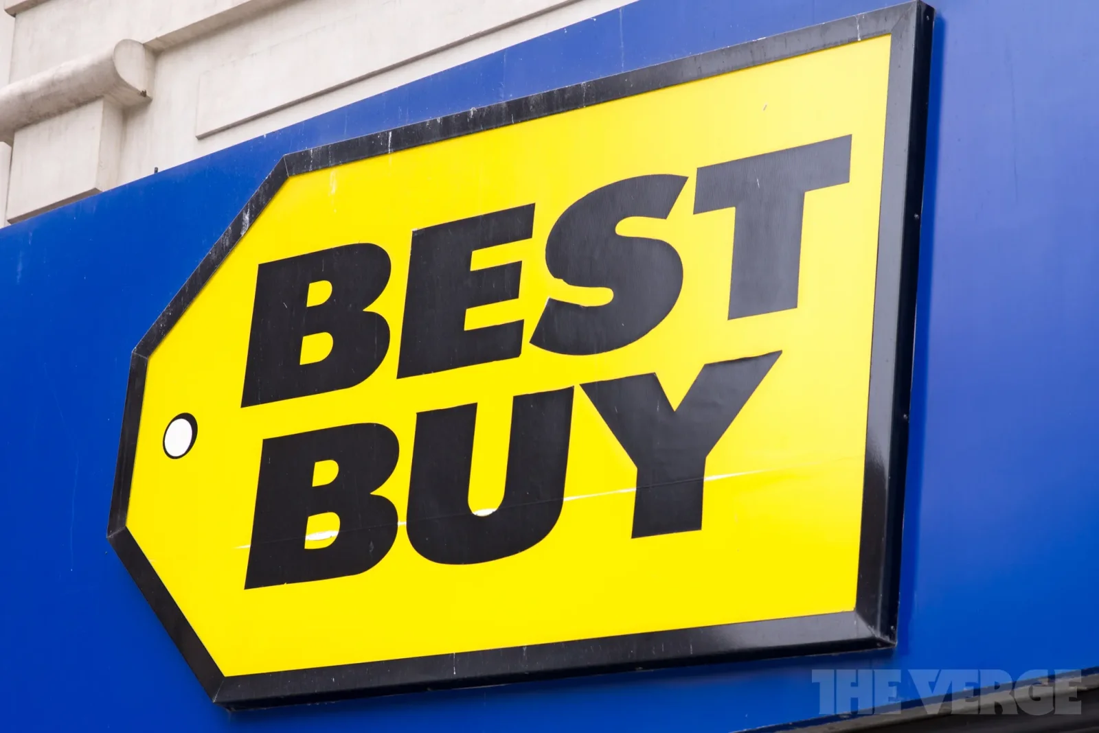 Best Buy özünün 60 illik yubileyi münasibətilə böyük endirim kampaniyasına başlayır
