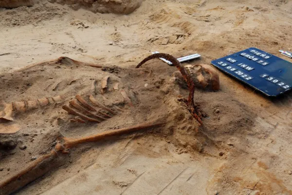 Polşada XVII əsrə aid unikal “vampir” məzarı: Arxeoloqlar yeni tapıntılar açıqlayıb