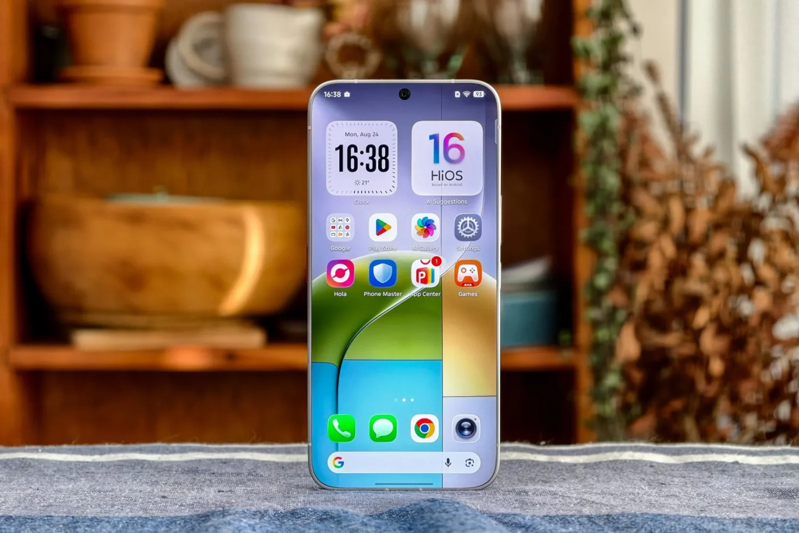 Tecno şirkəti ilk tam çərçivəsiz smartfon konsepsiyasını nümayiş etdirdi