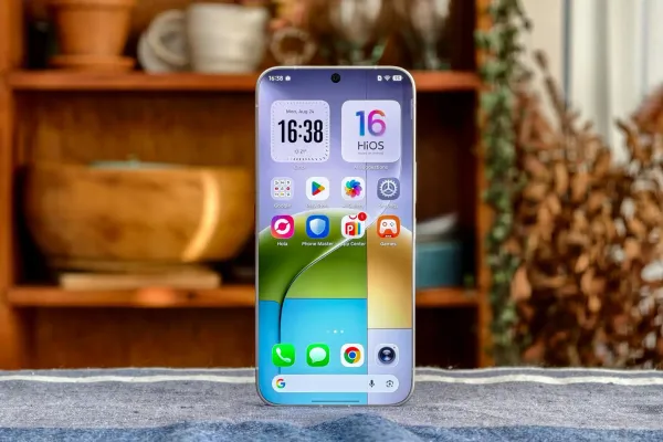 Tecno şirkəti ilk tam çərçivəsiz smartfon konsepsiyasını nümayiş etdirdi