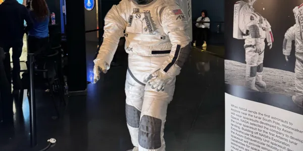 NASA "Artemida IV" missiyası üçün "AxEMU" skafandrının tələblərini dəyişib