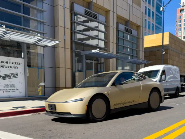 Tesla 'Cybercab' təqdimatı: İlon Maskın avtonom nəqliyyat strategiyasında yeni mərhələ