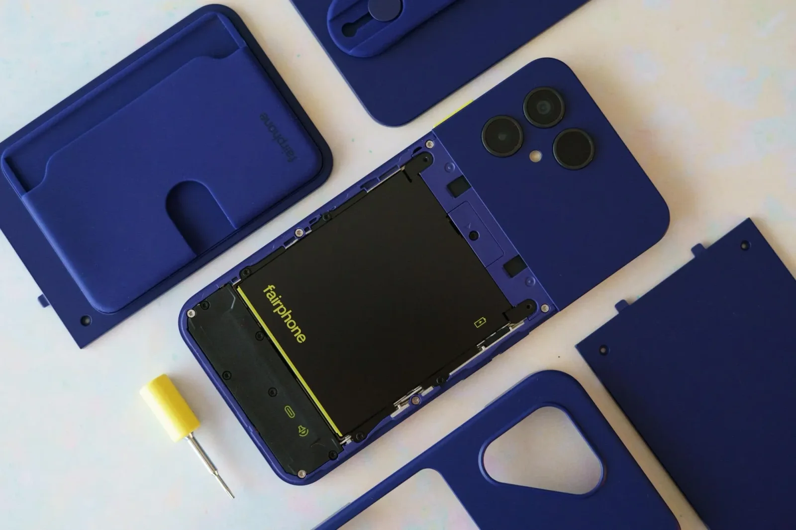 Fairphone 6 Plus: Davamlılıq və performansı birləşdirən yeni orta seqment smartfon