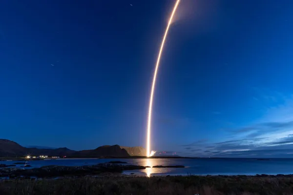 Avropa ilk dəfə tam kommersiya orbital raketini kosmosa göndərdi