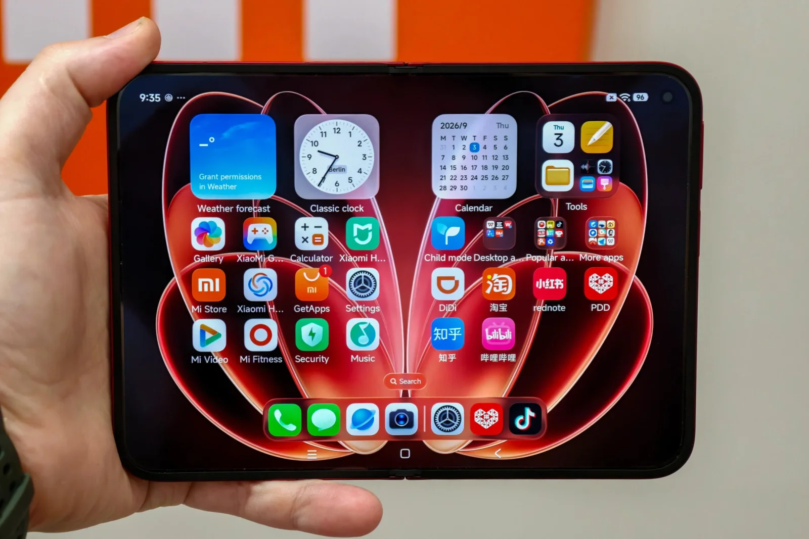 Xiaomi 18 Fold: Samsung-un qatlana bilən smartfonlarına yeni rəqib