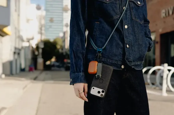 Crossbody telefon kəmərləri: Müasir texnoloji aksesuar, yoxsa sadəcə trend?
