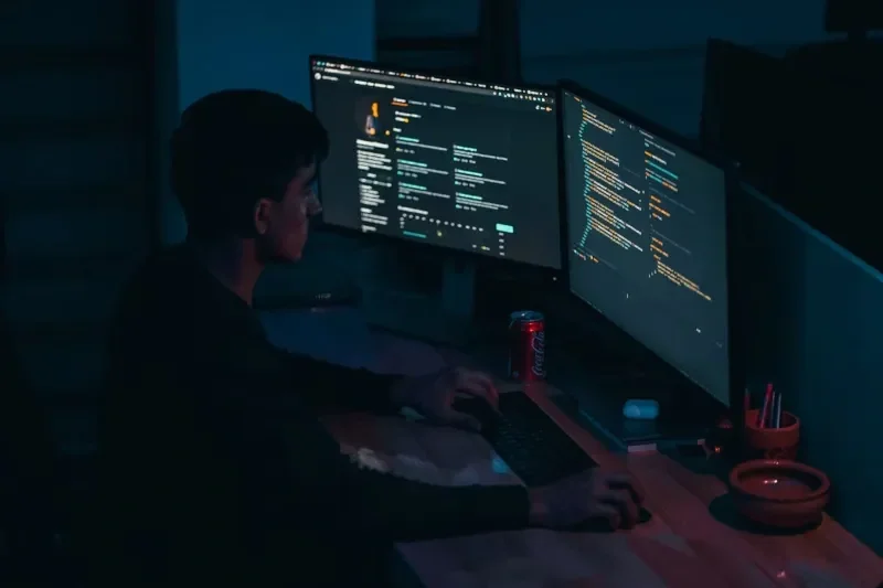 Microsoft mühəndisi: Əl ilə kod yazmaq artıq köhnəlib və proqramçıların rolu dəyişir