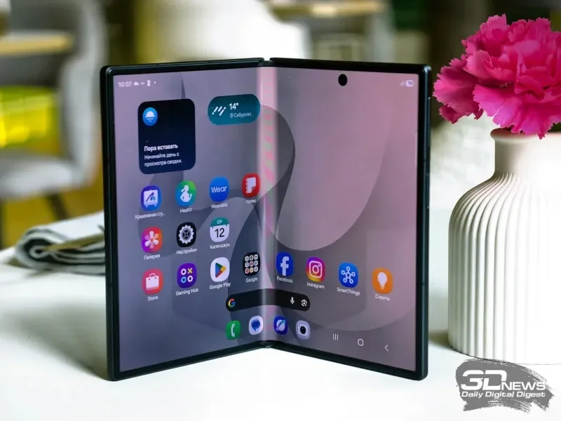 Samsung Galaxy Z Fold8 istifadəçiləri ekranın kənarlarındakı batıqlardan şikayətçidir