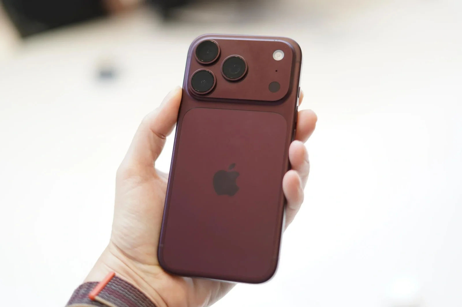 Apple yeni "iPhone 18 Pro" və "iPhone 18 Pro Max" modellərini təqdim etdi
