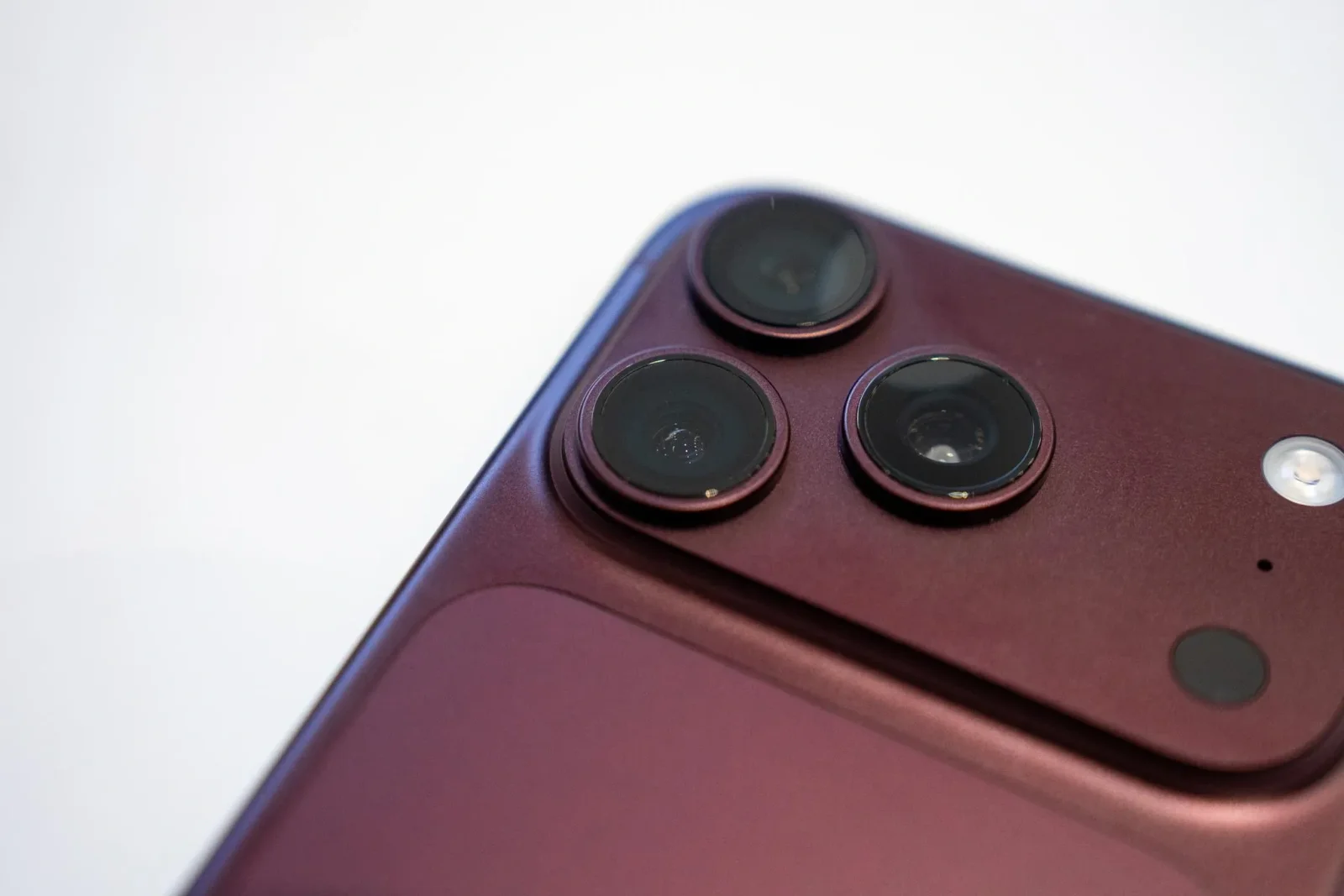 Apple 'iPhone 18 Pro' modellərində fotoşəkillərin süni intellektlə yaradılmadığını sübut edən tex...