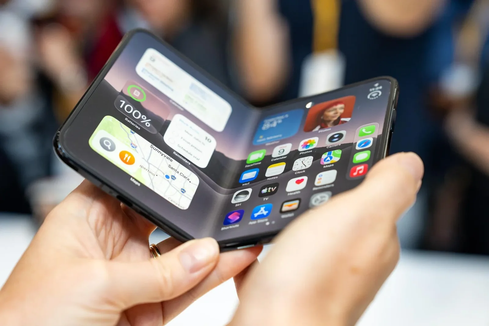 Apple "iPhone Duo": Aparat təminatı ilə rəqabət, proqram təminatı ilə inqilab