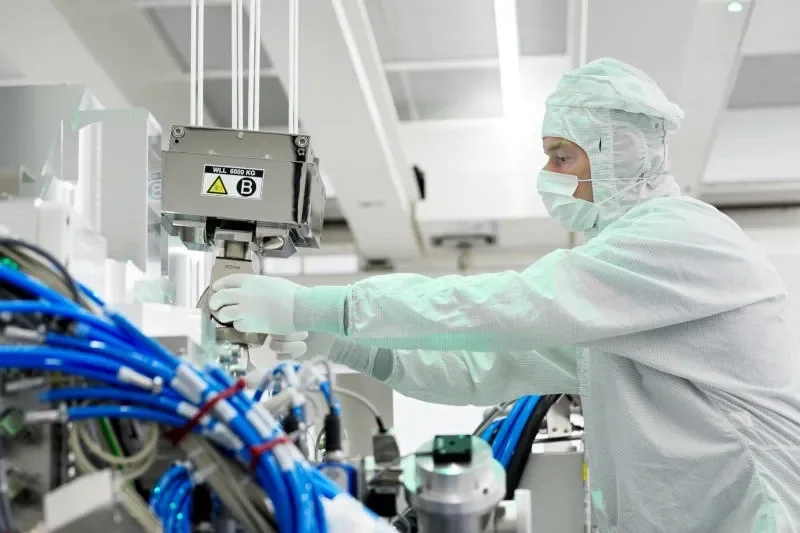 Çin yüzlərlə ASML litoqrafiya qurğusu ilə 7-nm çip istehsalını təmin edir