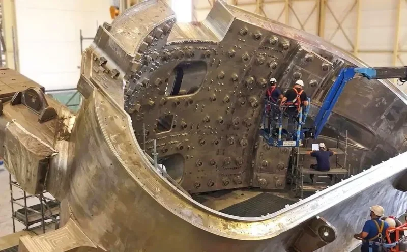 8500 tonluq nəhəng: "ITER" reaktorunun vakuum kamerası tamamlanır