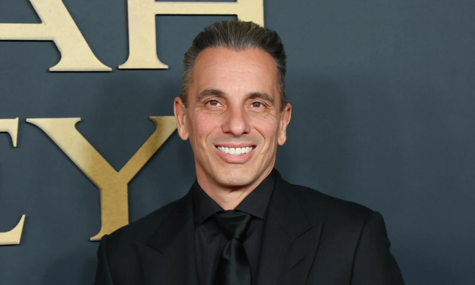 Sebastian Maniscalco-nun SiriusXM kanalı yeni istedadlara zərər vurmaqda ittiham edilir