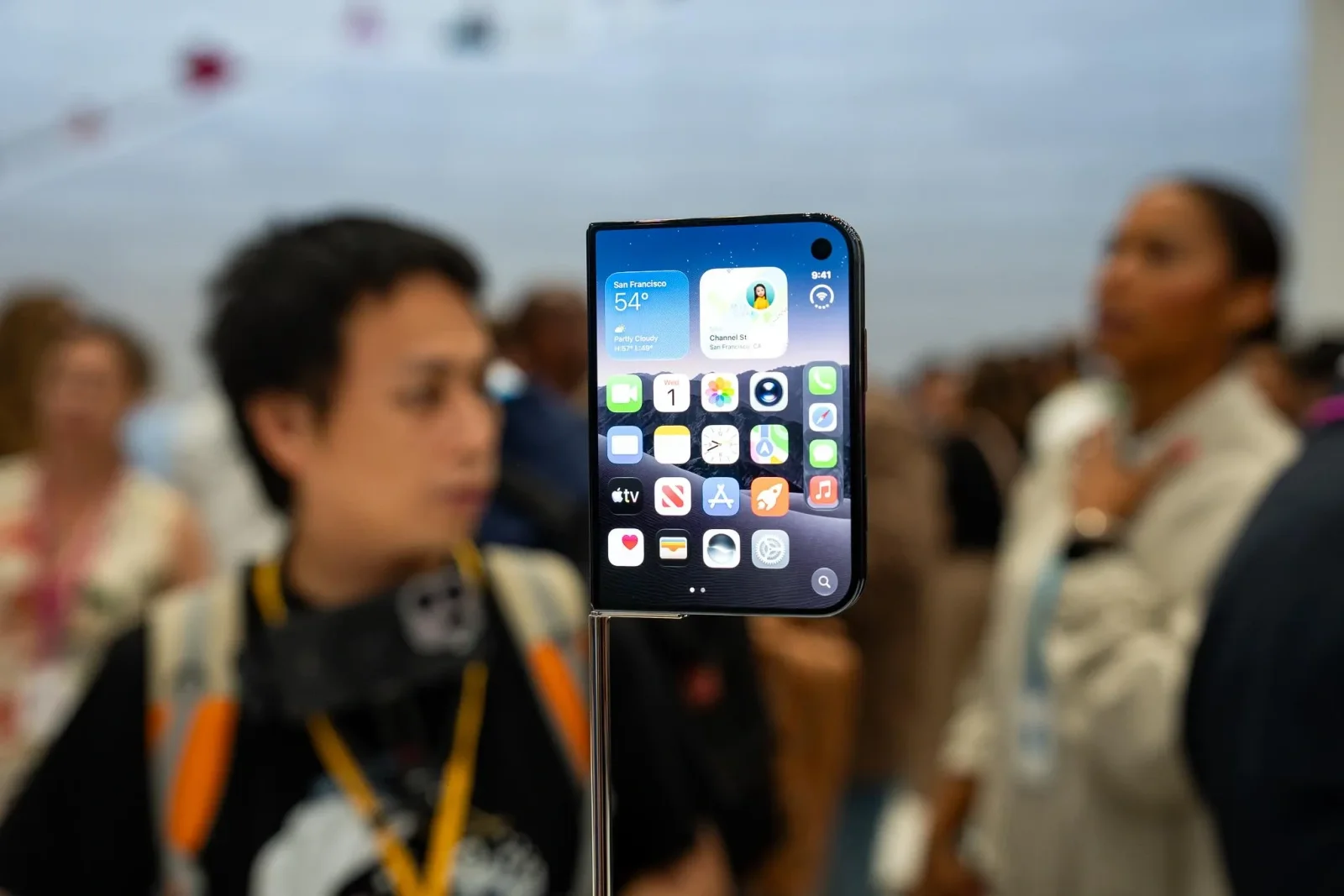 Apple-ın "iPhone Duo" modeli üçün ön sifarişlər başlayır: Səbətinizi necə hazırlamalı?