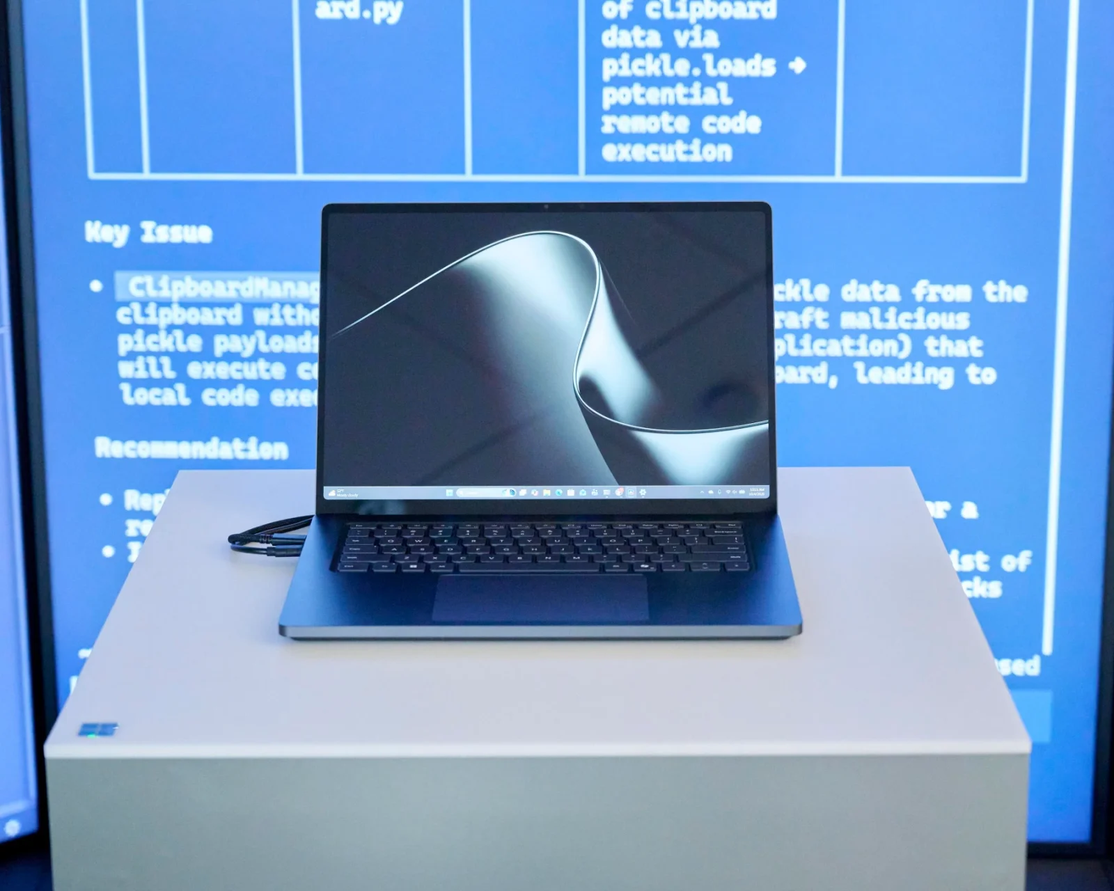 Surface Laptop Ultra: Microsoft-un yeni süni intellekt və oyun noutbuku