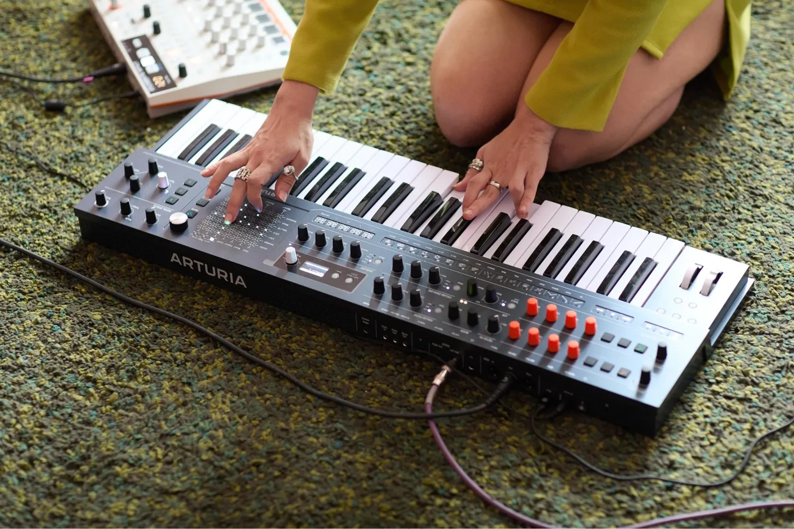 Arturia özünün məşhur "MiniFreak" sintezator xəttini "MiniFreak 49" ilə genişləndirir