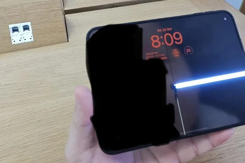 Yeni "iPhone Duo" modellərinin ekranlarında qırılma problemi aşkarlanıb