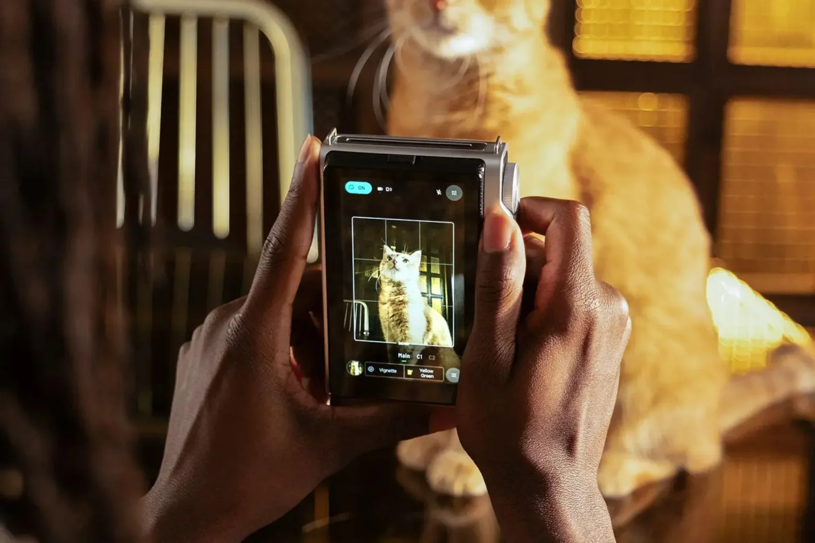 Fujifilm “Instax Mini Evo 2” hibrid kamerasını təqdim etdi: Yeniliklər nələrdir?