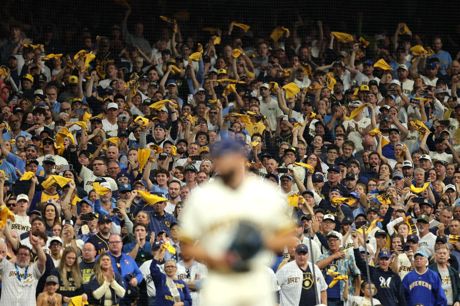 Major League Baseball (MLB) yeni nəsil azarkeşlər üçün rəqəmsal strategiyasını yeniləyir