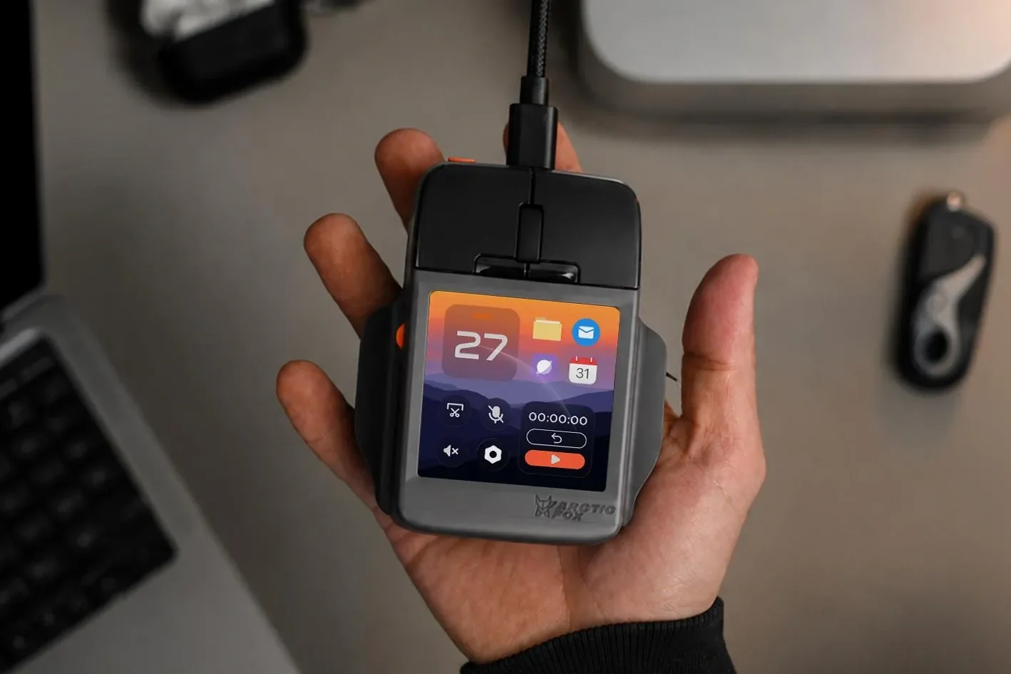 Super Mouse: Toxunuş ekranlı və çoxfunksiyalı yeni kompüter siçanı