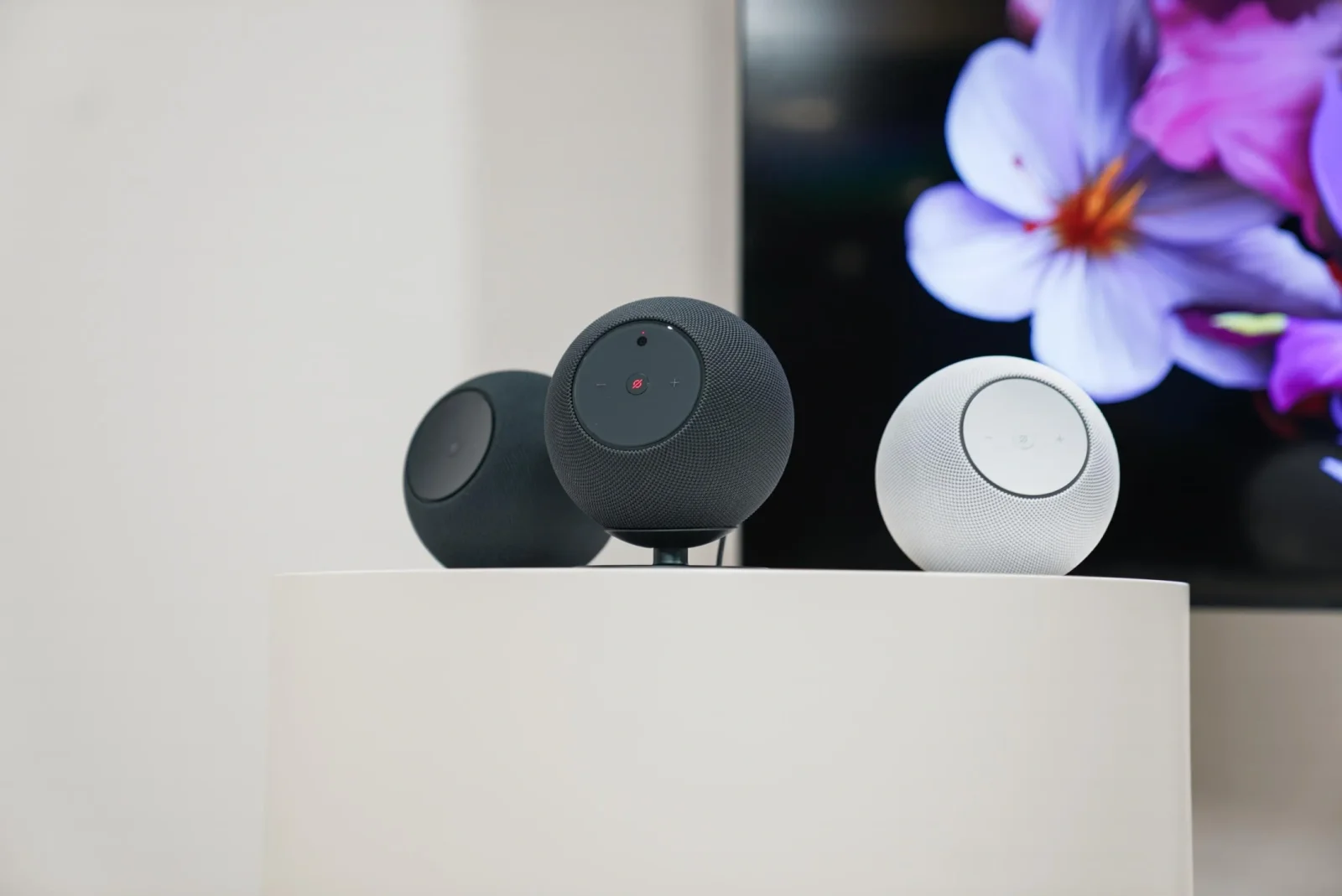 Amazon yeni "Echo Studio" smart dinamikini daxili kamera ilə yenilədi