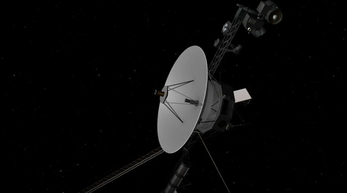 “Voyager 1” kosmik aparatı 49 ildən sonra tarixi məsafəyə çatır