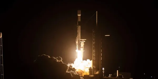 SpaceX ay missiyaları üçün yeni müqavilələri dayandırır: "Blue Origin" üçün şans yaranır